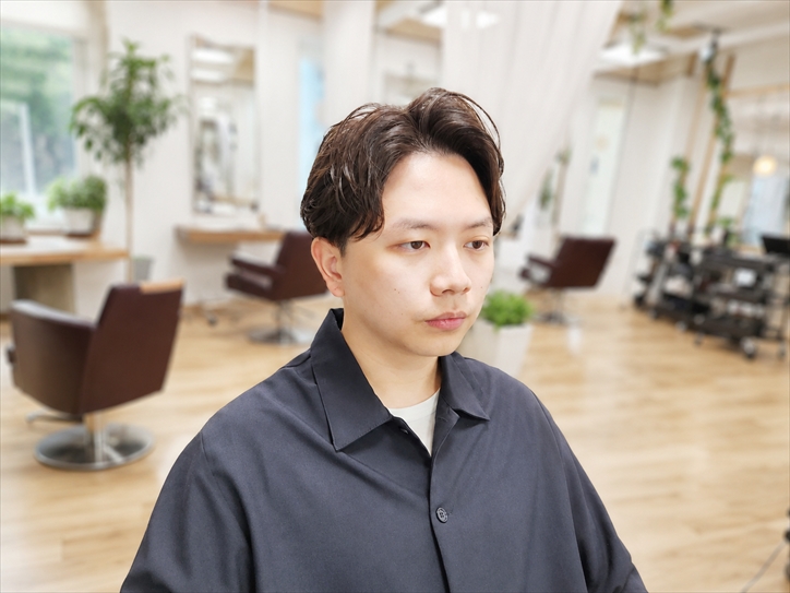 男生自然捲度與層次感短髮